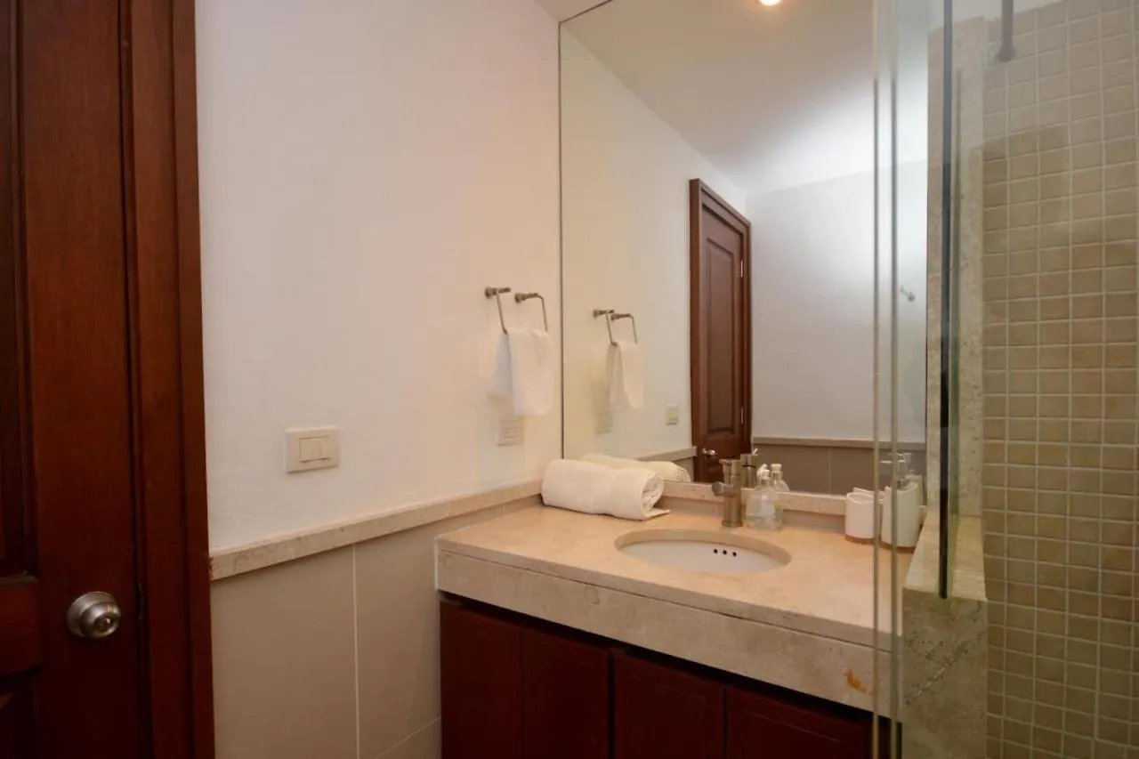 Quadra Deluxe Apartments Mamitas Zone! By Yeah Playa del Carmen