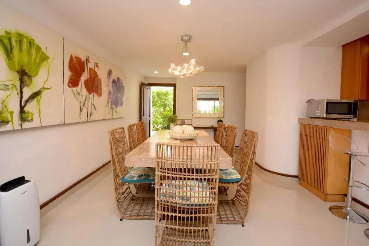 Quadra Deluxe Apartments Mamitas Zone! By Yeah Playa del Carmen