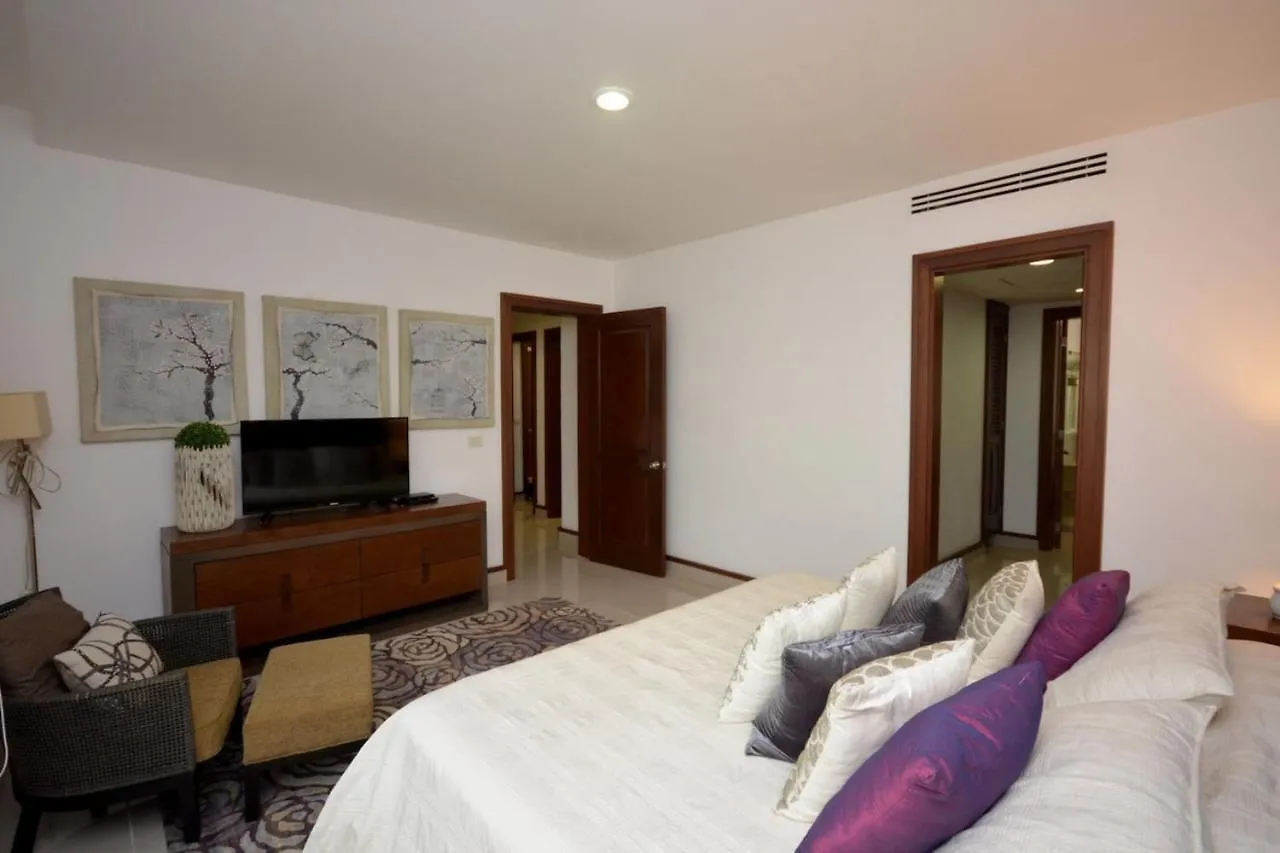 Quadra Deluxe Apartments Mamitas Zone! By Yeah Playa del Carmen