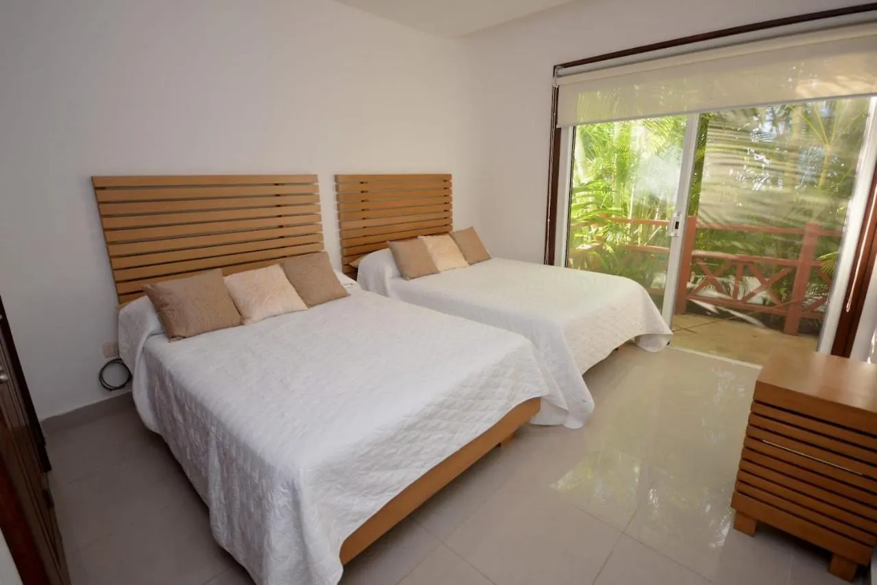 Quadra Deluxe Apartments Mamitas Zone! By Yeah Playa del Carmen