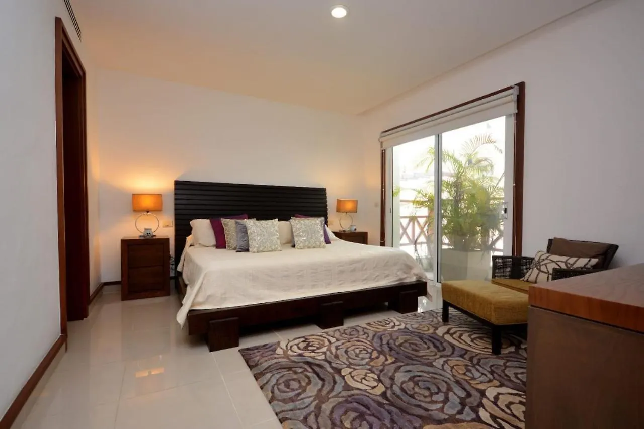 Quadra Deluxe Apartments Mamitas Zone! By Yeah Playa del Carmen