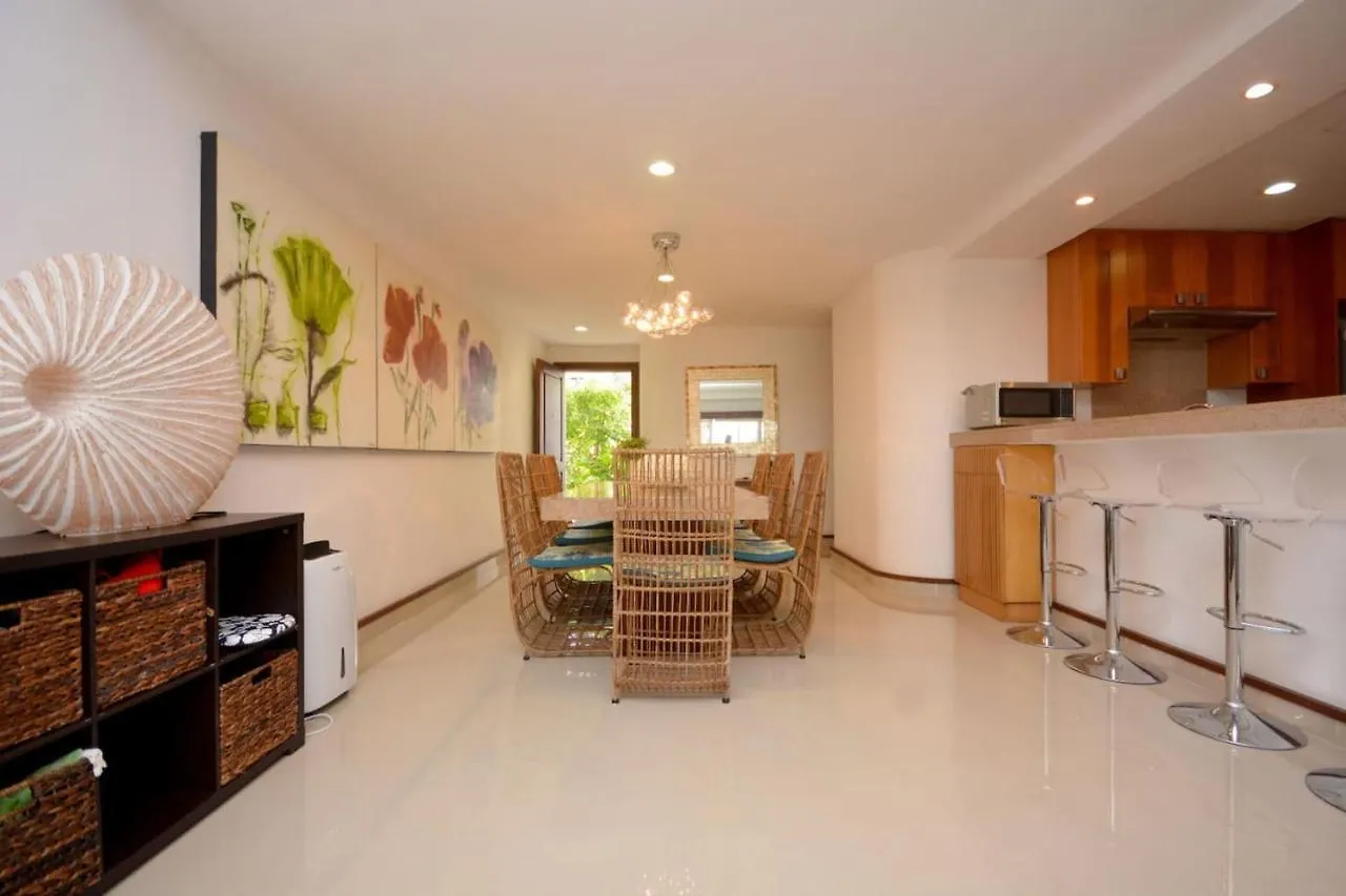 Quadra Deluxe Apartments Mamitas Zone! By Yeah Playa del Carmen